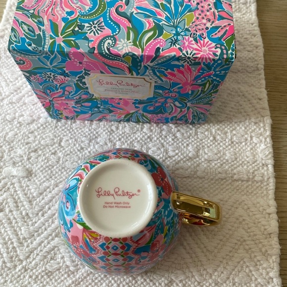 NEW “Lilly Pulitzer” Ceramic Mug - Picture 2 of 12